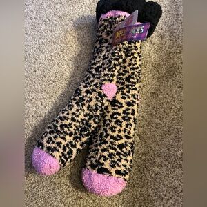 Simply Southern Camper Socks Leopard new